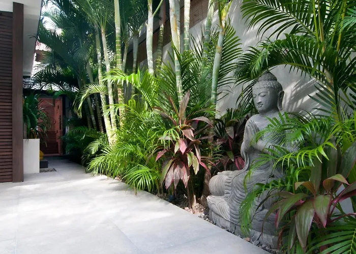 5br Sabtu - Minggu * Seminyak (Bali)