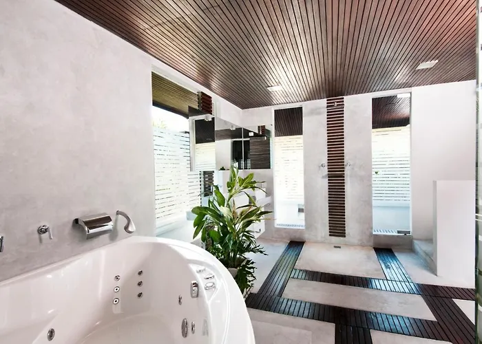5br Sabtu - Minggu Villa Seminyak (Bali)
