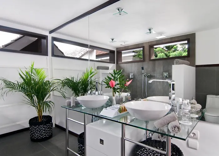 Villa 5br Sabtu - Minggu Seminyak (Bali)