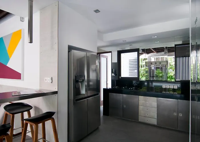 Villa 5br Sabtu - Minggu Seminyak (Bali)